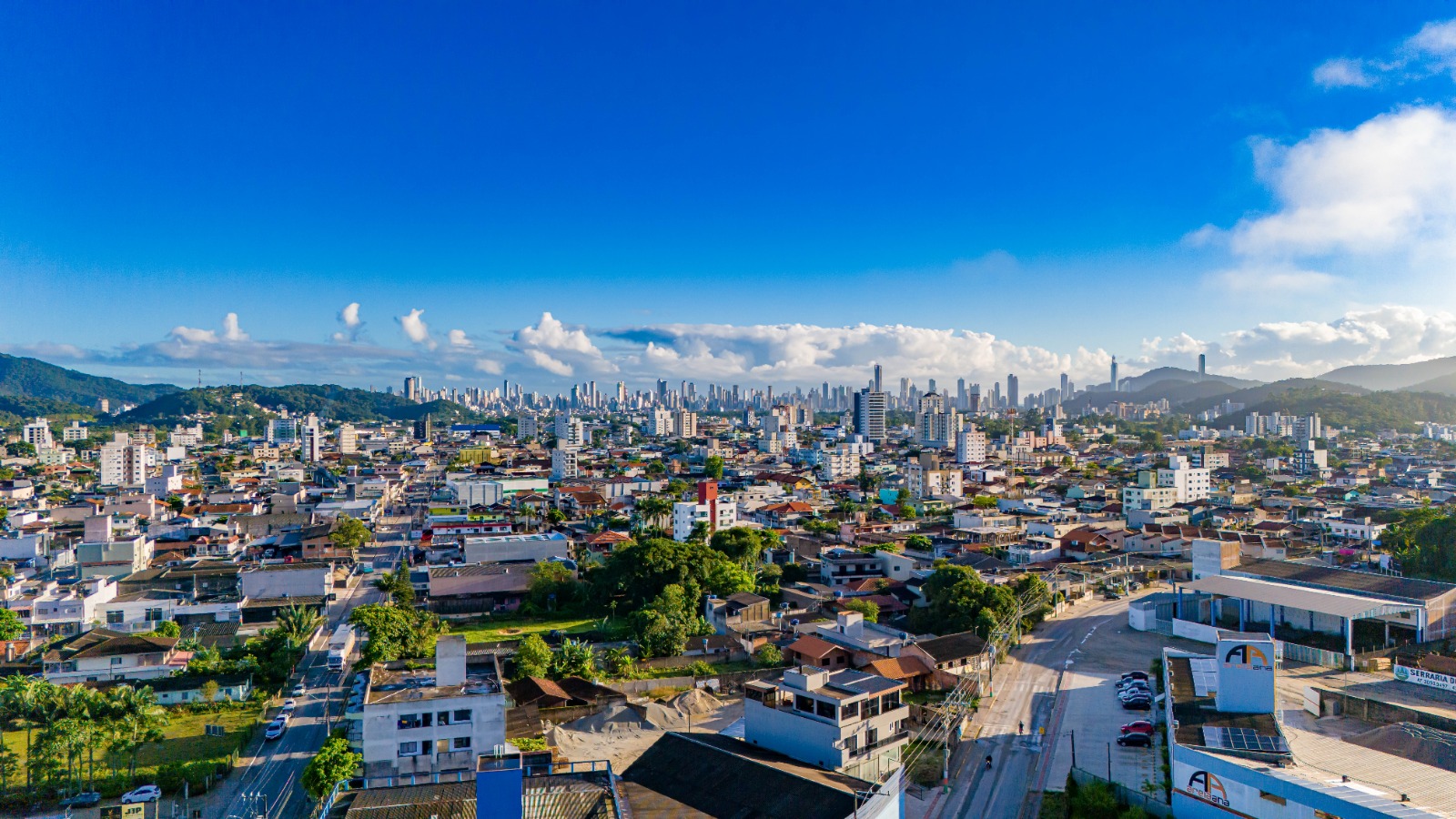 Vale e área residencial de Camboriú, Santa Catarina